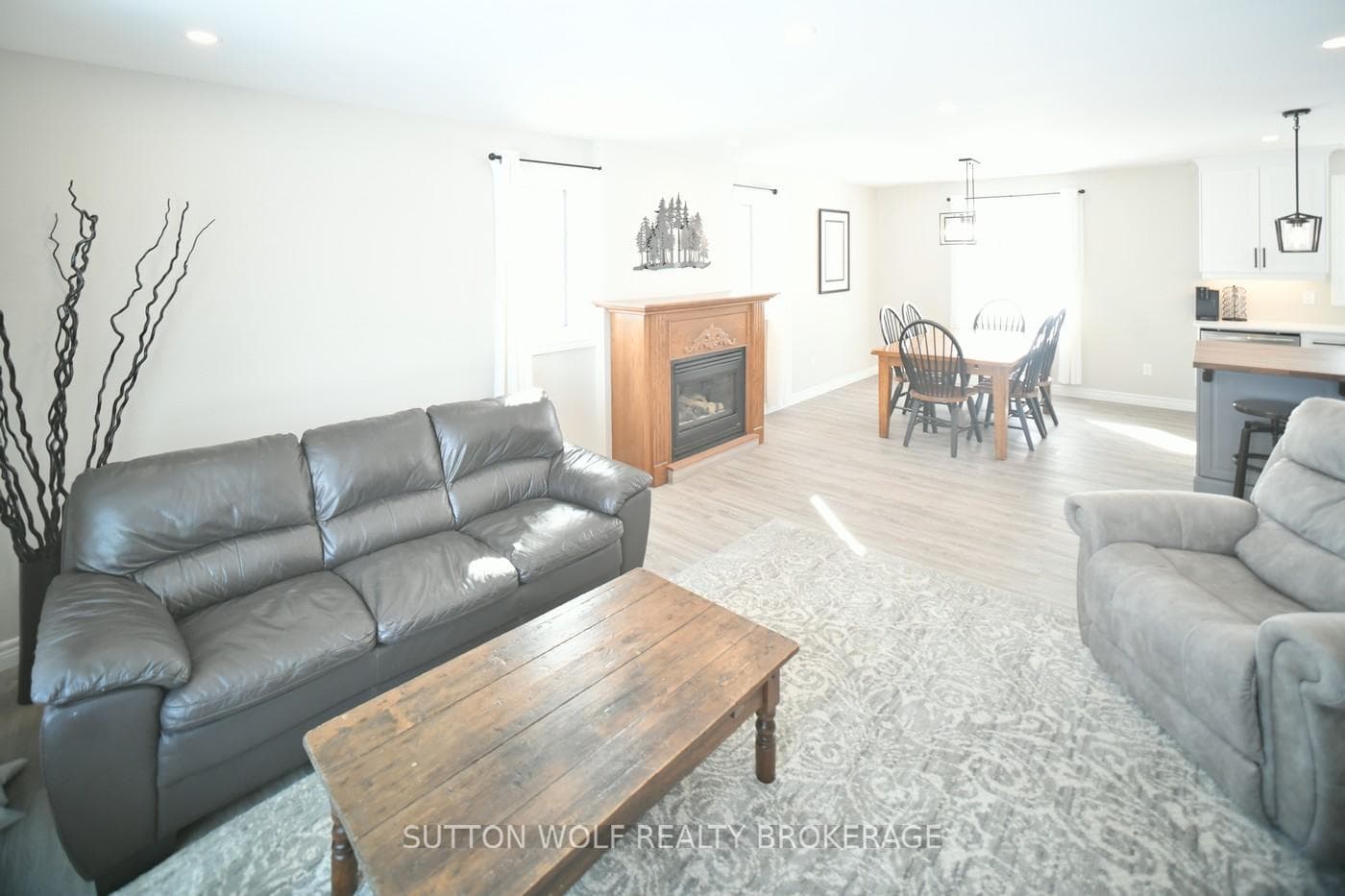 22655 Thames Road photo 12