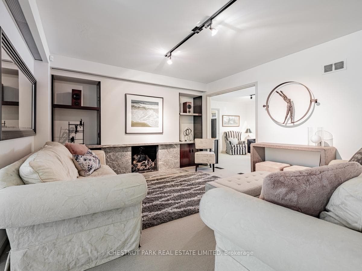 455 Blythwood Road photo 10