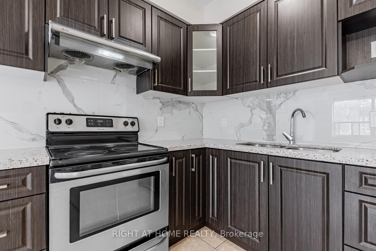 223 Jameson Avenue Unit 202 photo 5
