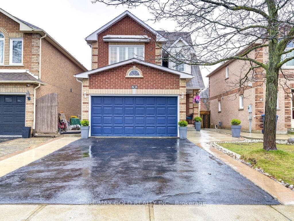 52 Sunley Crescent photo 2