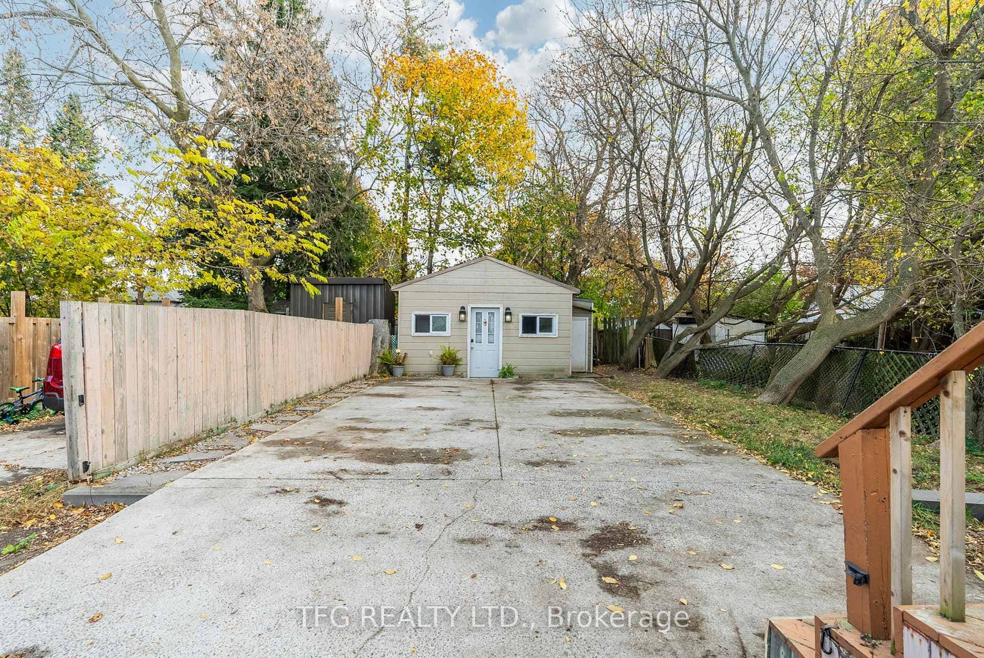 755 Gifford Street photo 21