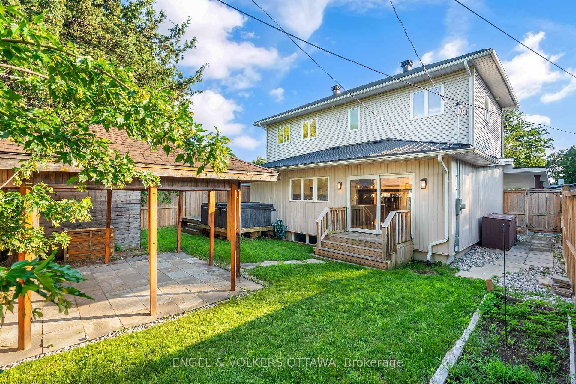 977 Blythdale Road photo 34