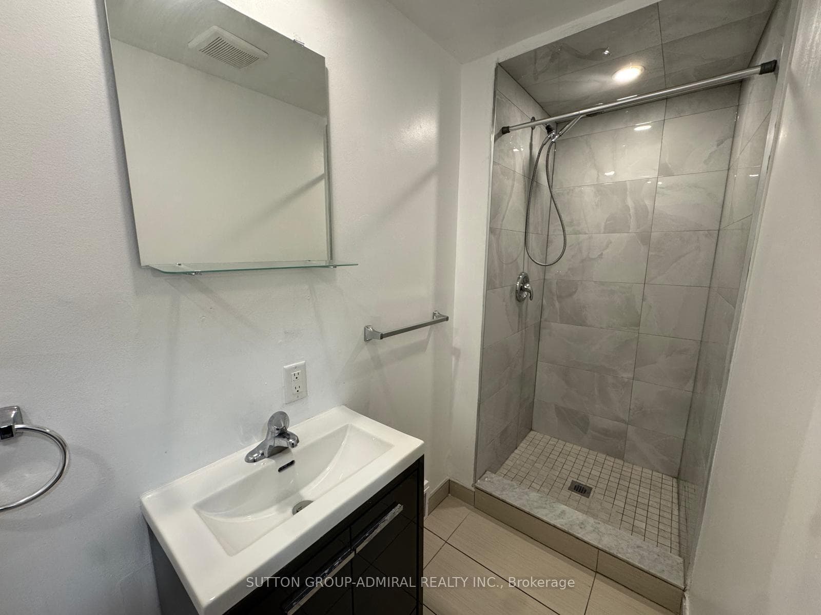 31 Machell Avenue Unit Back photo 5