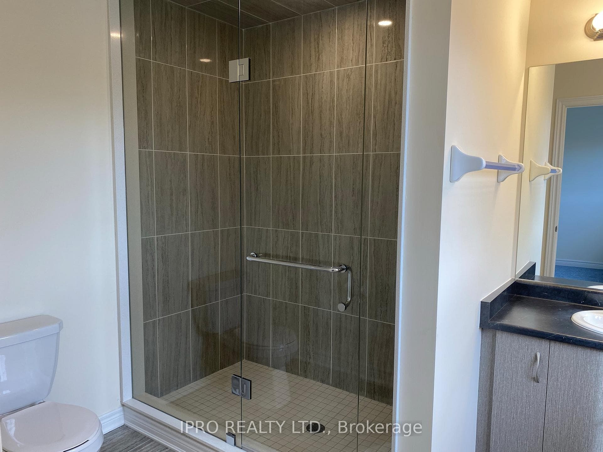 37 Homestead Way Unit Upper photo 3