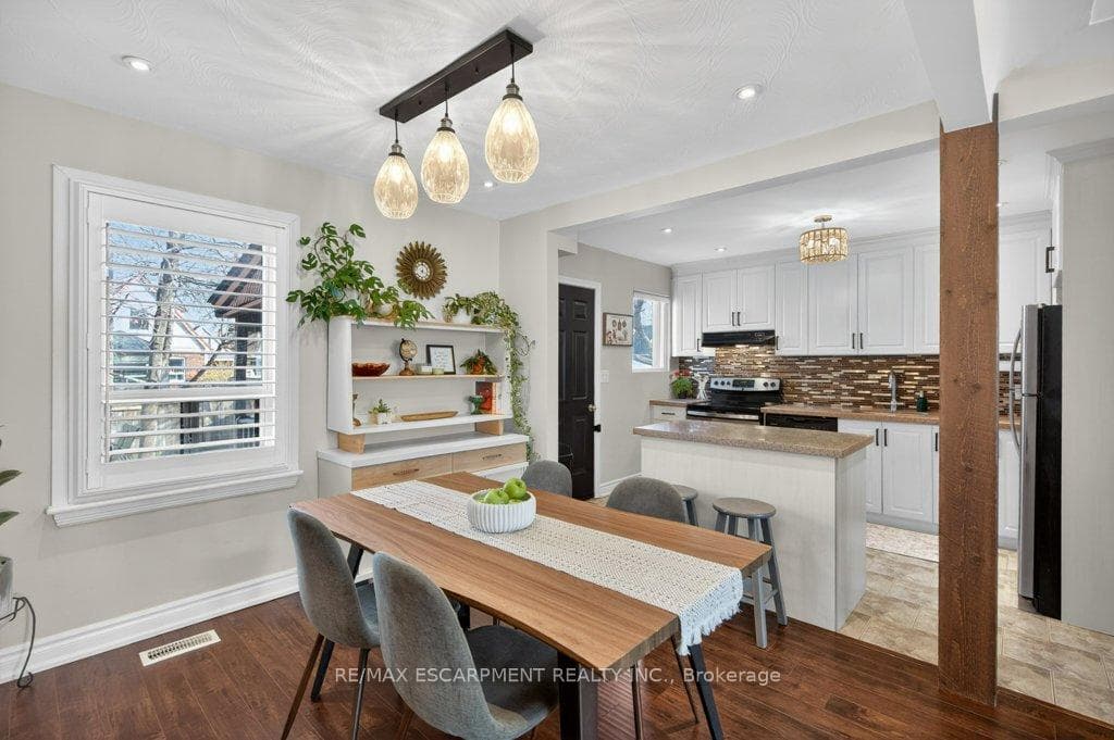 86 Barons Avenue photo 15