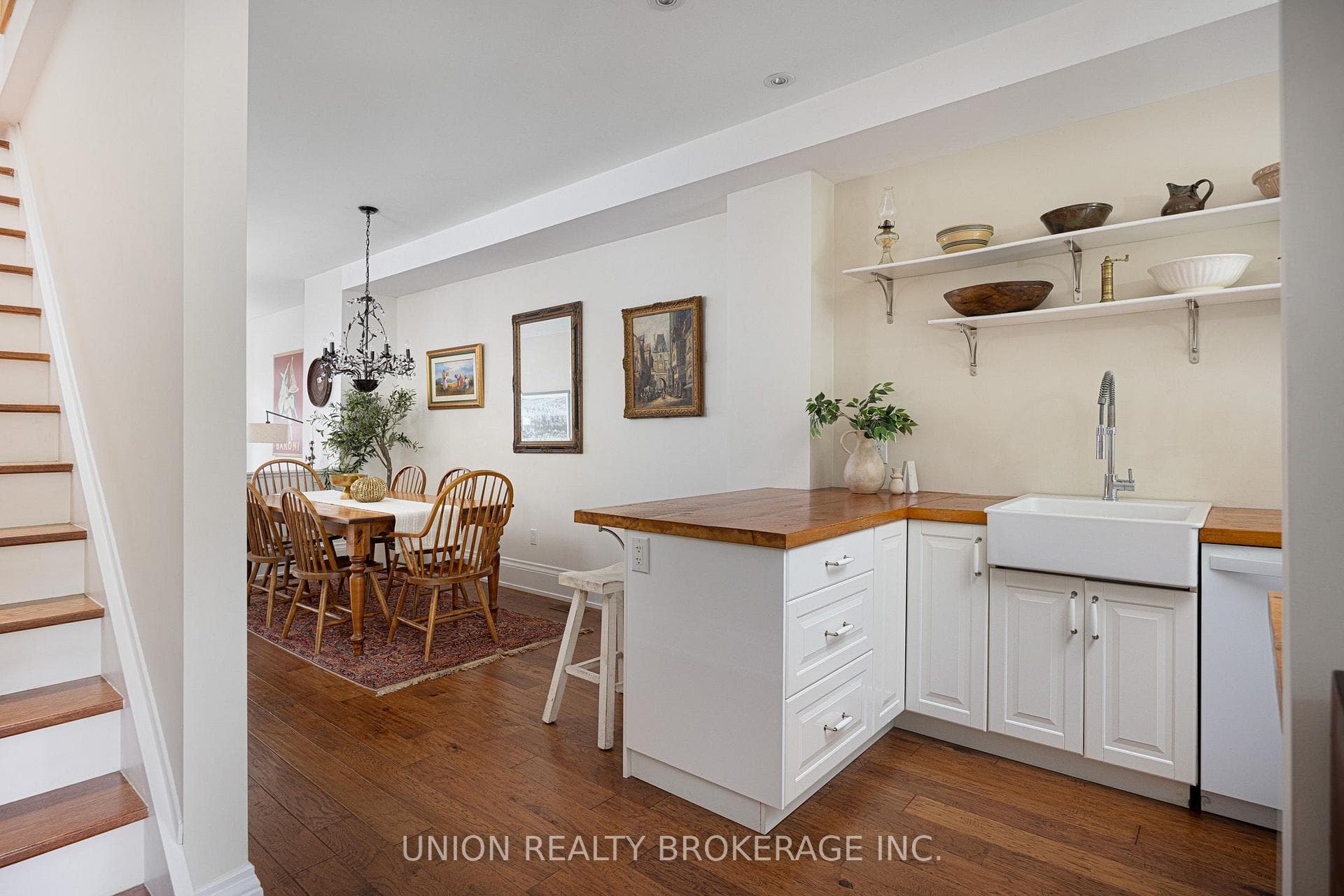 221 Craven Road photo 6