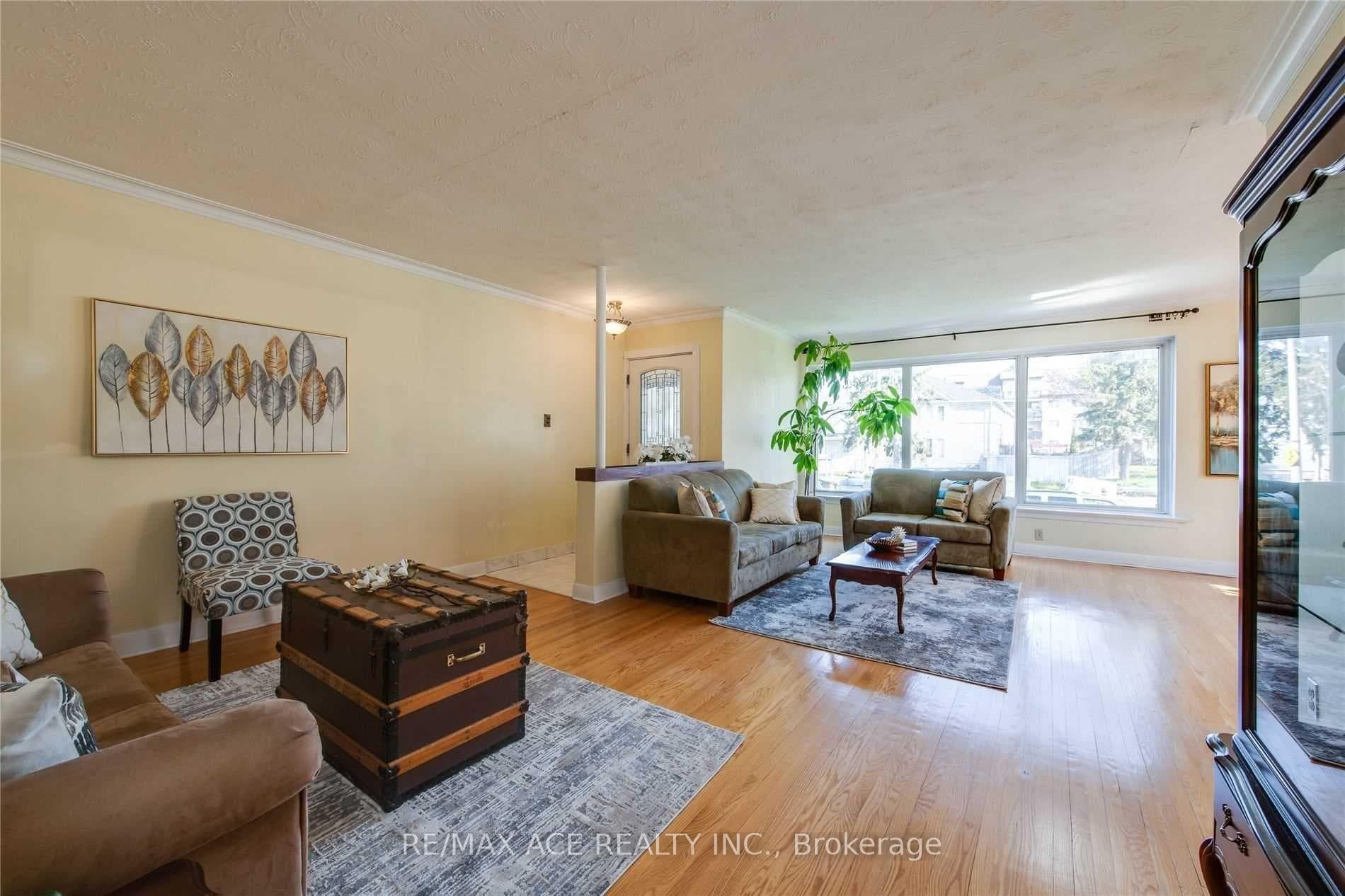 3715 St Clair Avenue Unit Main photo 2