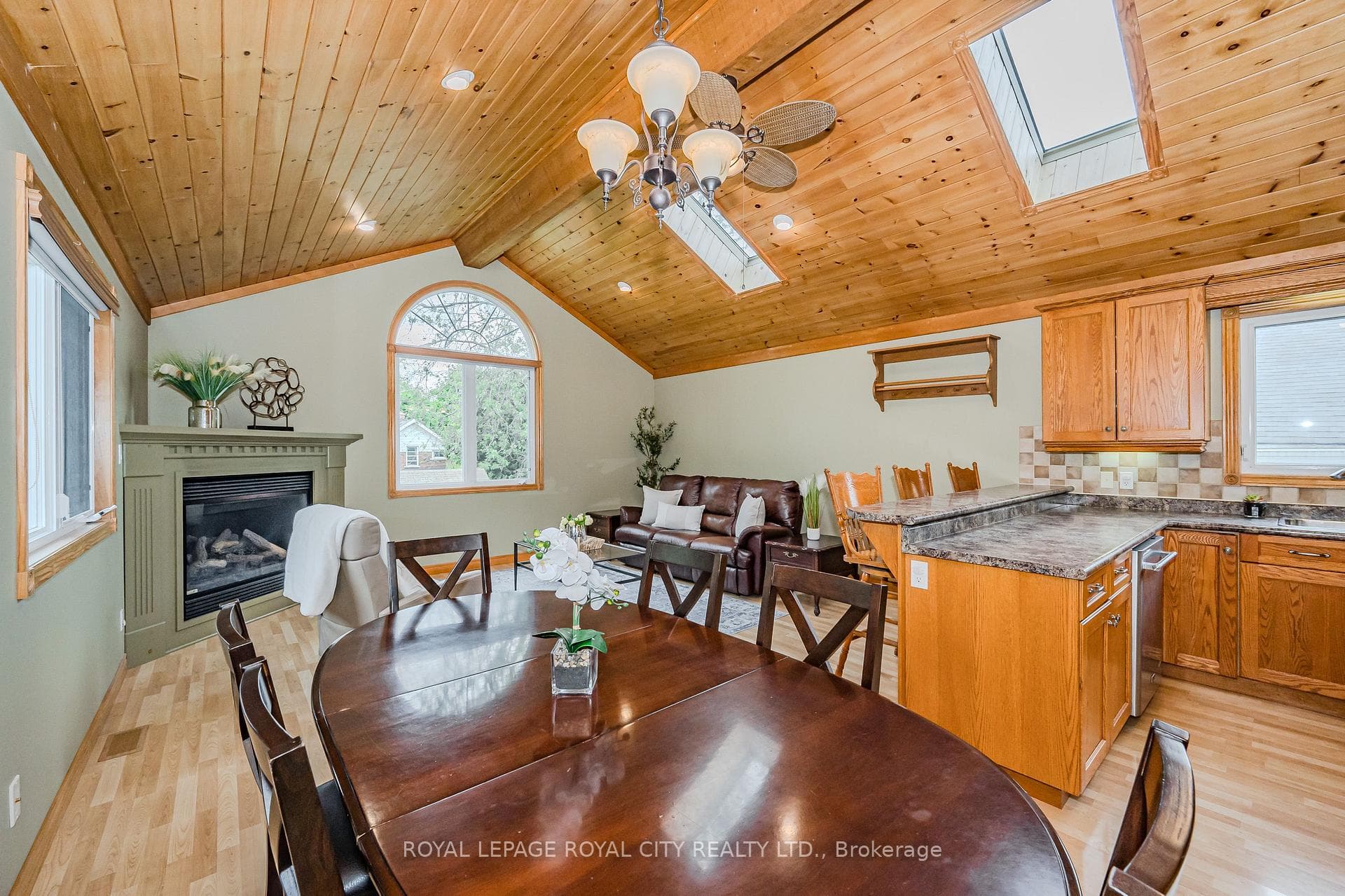 72 Essex Street photo 17