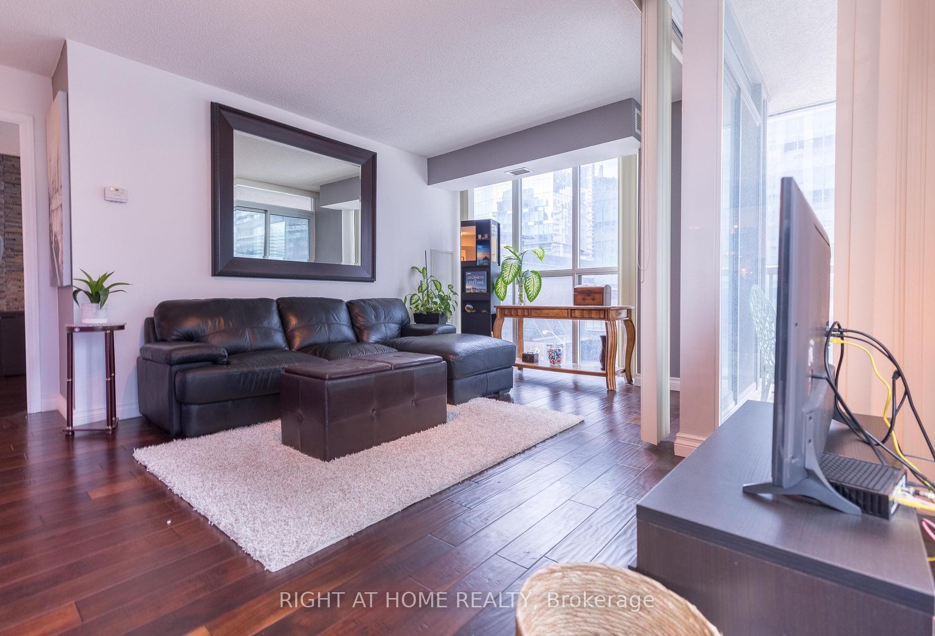 30 Grand Trunk Crescent Unit 506 photo 14