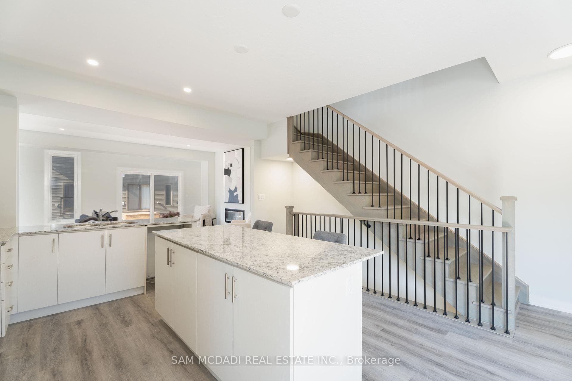 47 Winters Crescent photo 16