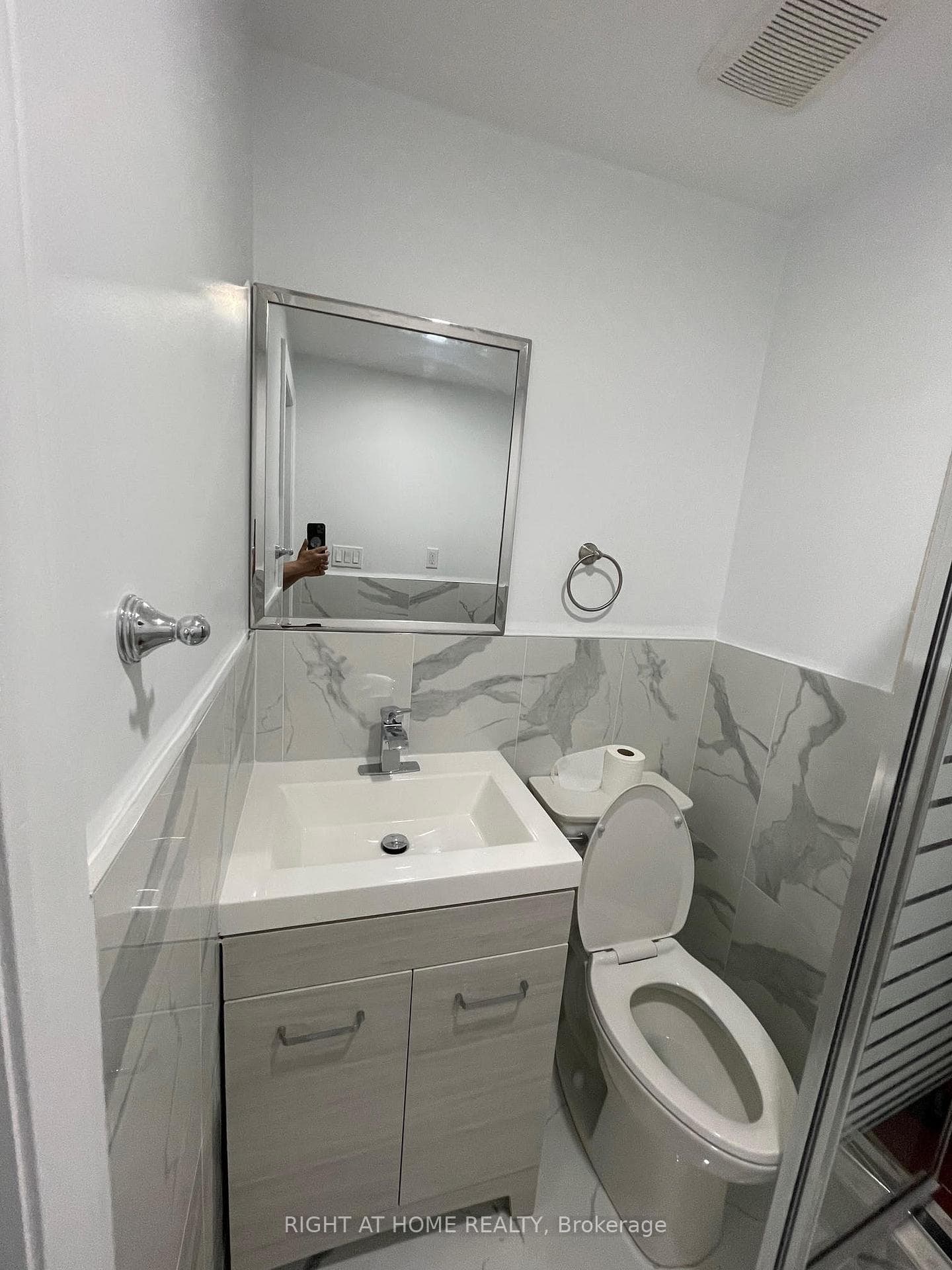 477 Ossington Avenue photo 11