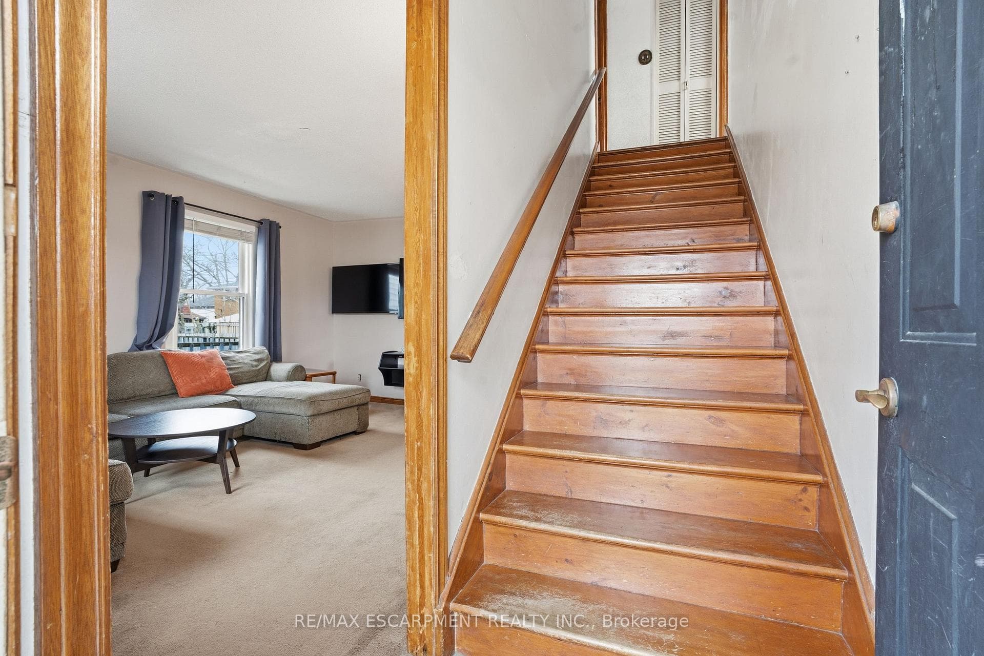 252 Ivon Avenue photo 6