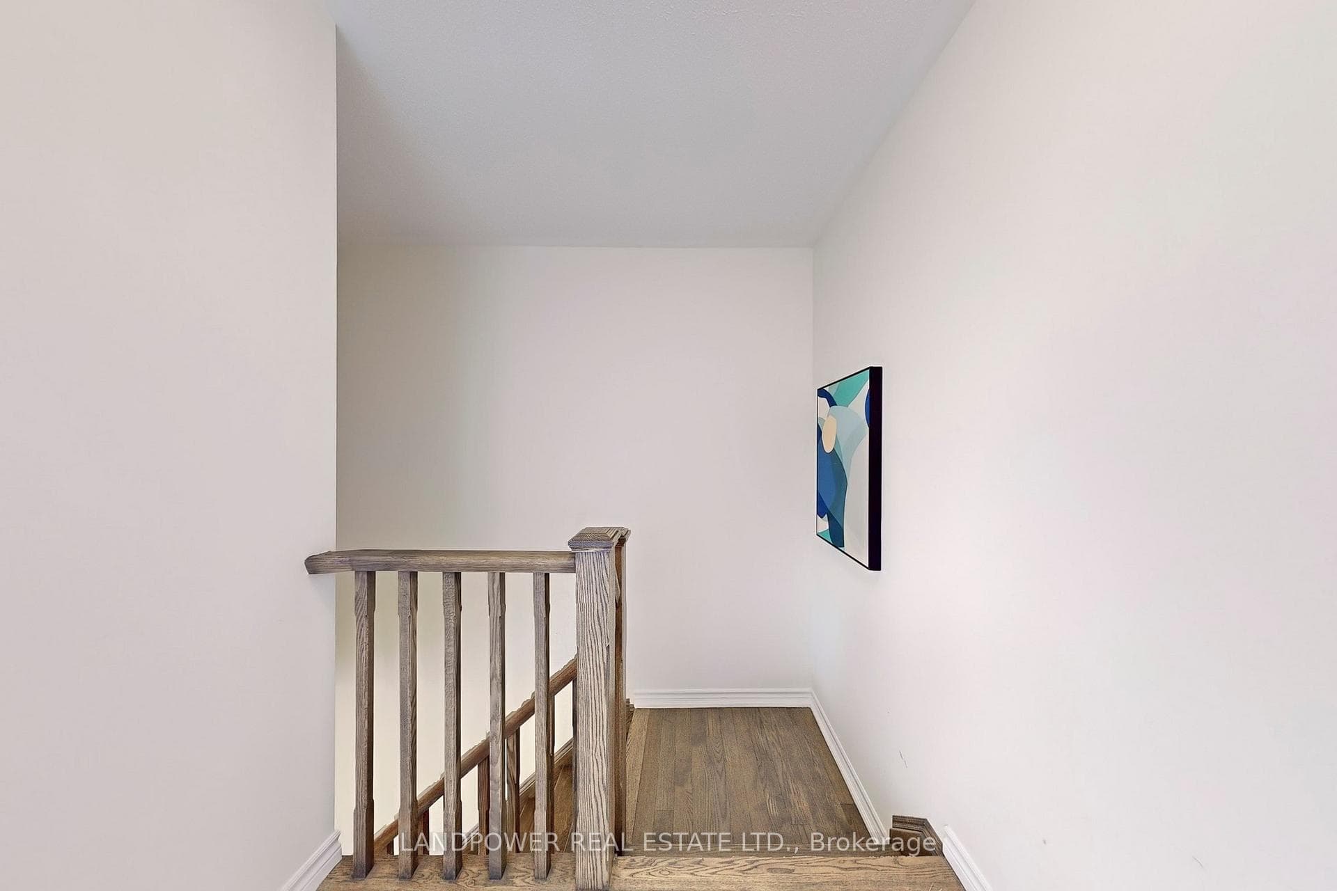 100 Hutt Crescent photo 16