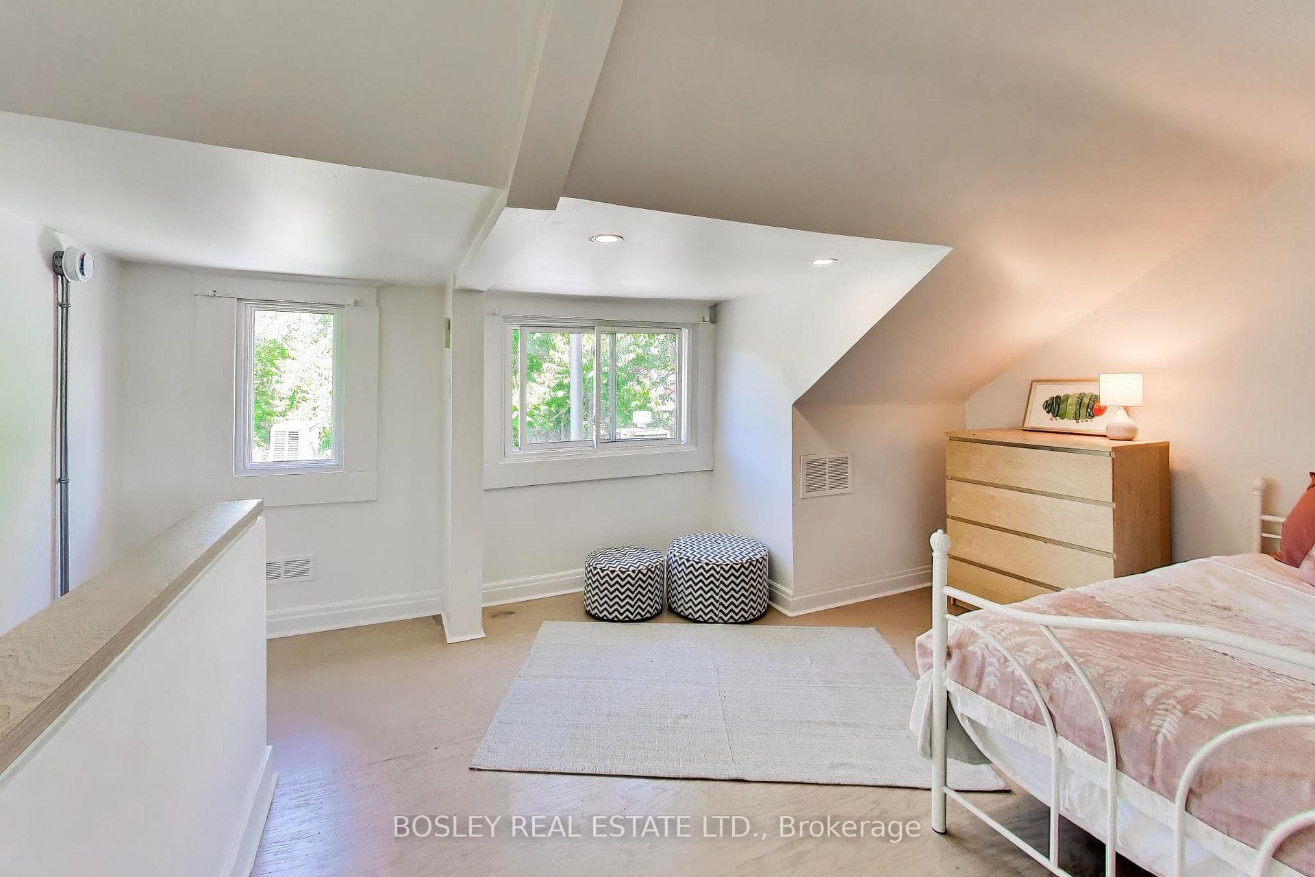 16 St Clarens Avenue photo 26