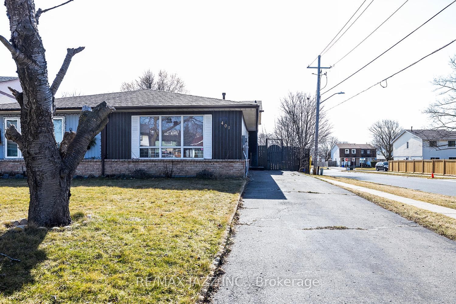 401 Chandos Court photo 2