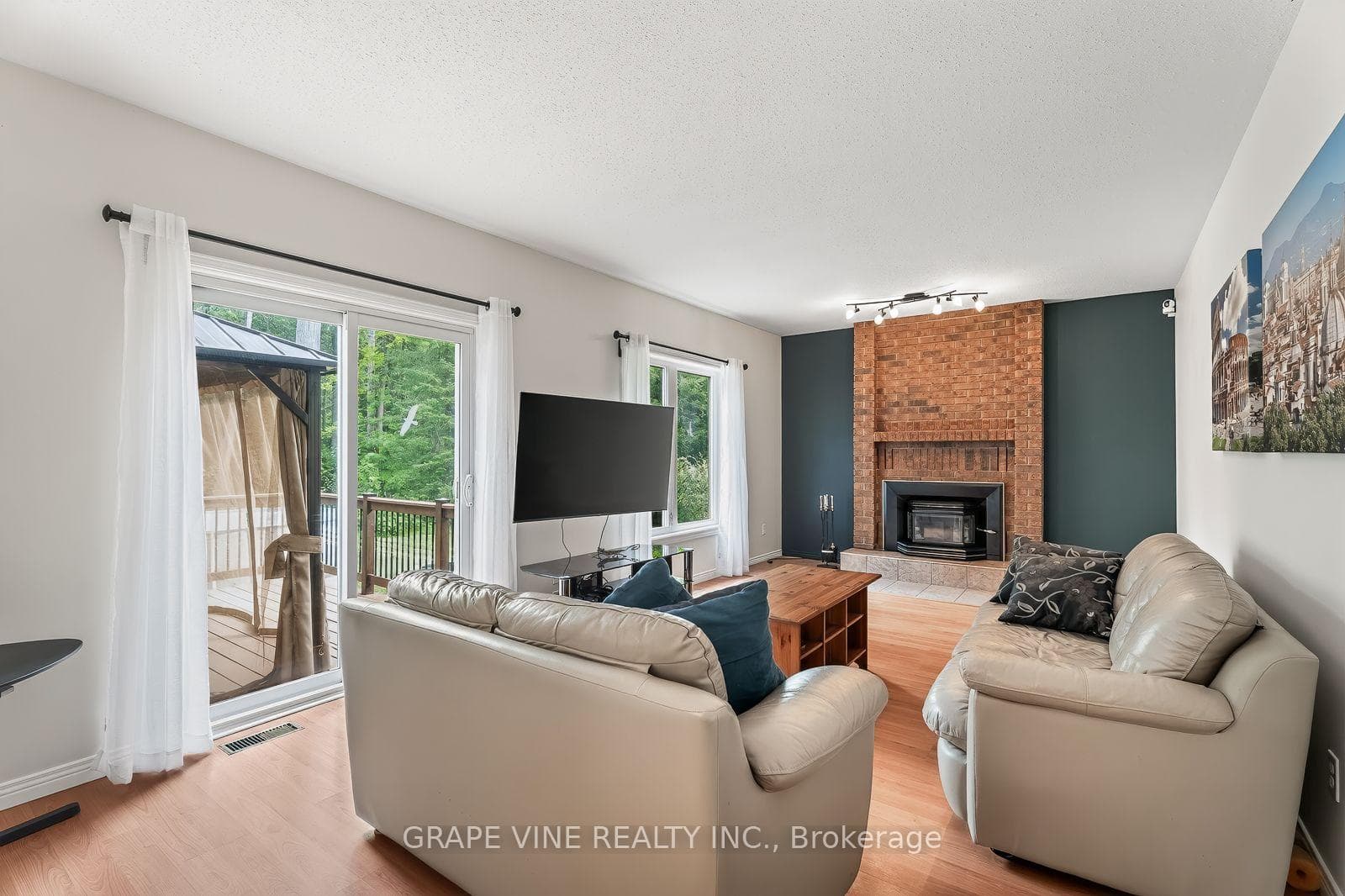 109 MIDVALE Drive photo 22