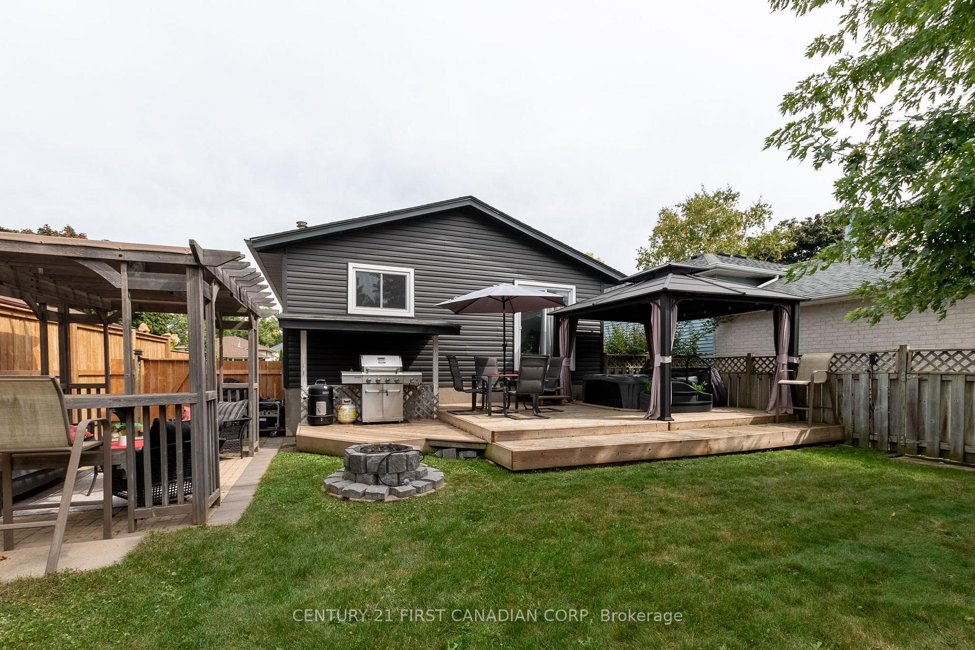 174 Portsmouth Crescent photo 34