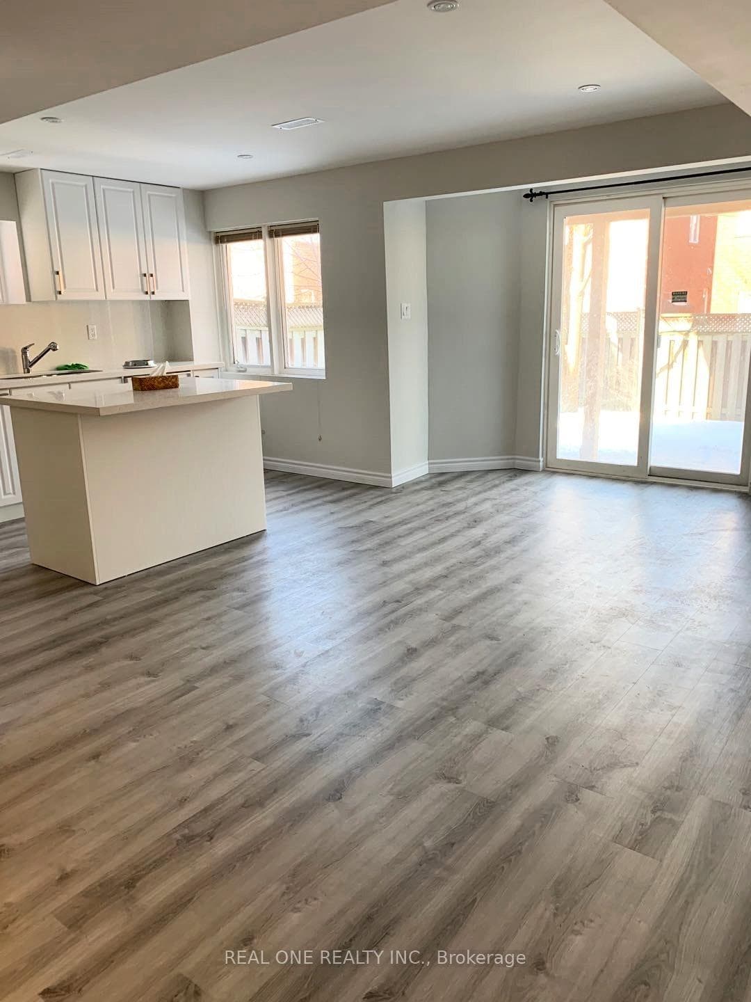 38 Grover Hill Avenue photo 2