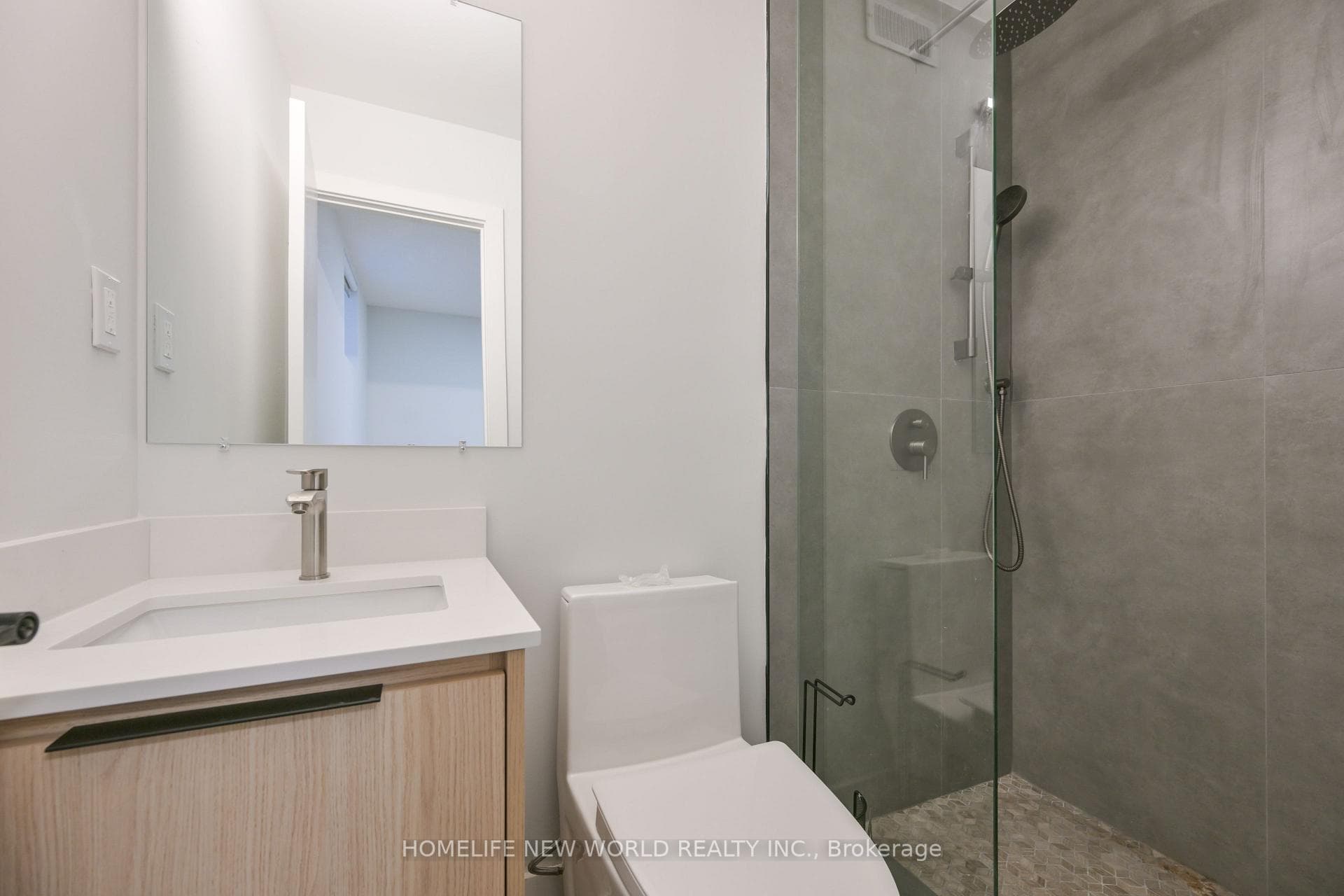 997 Dufferin Street Unit Lower photo 9