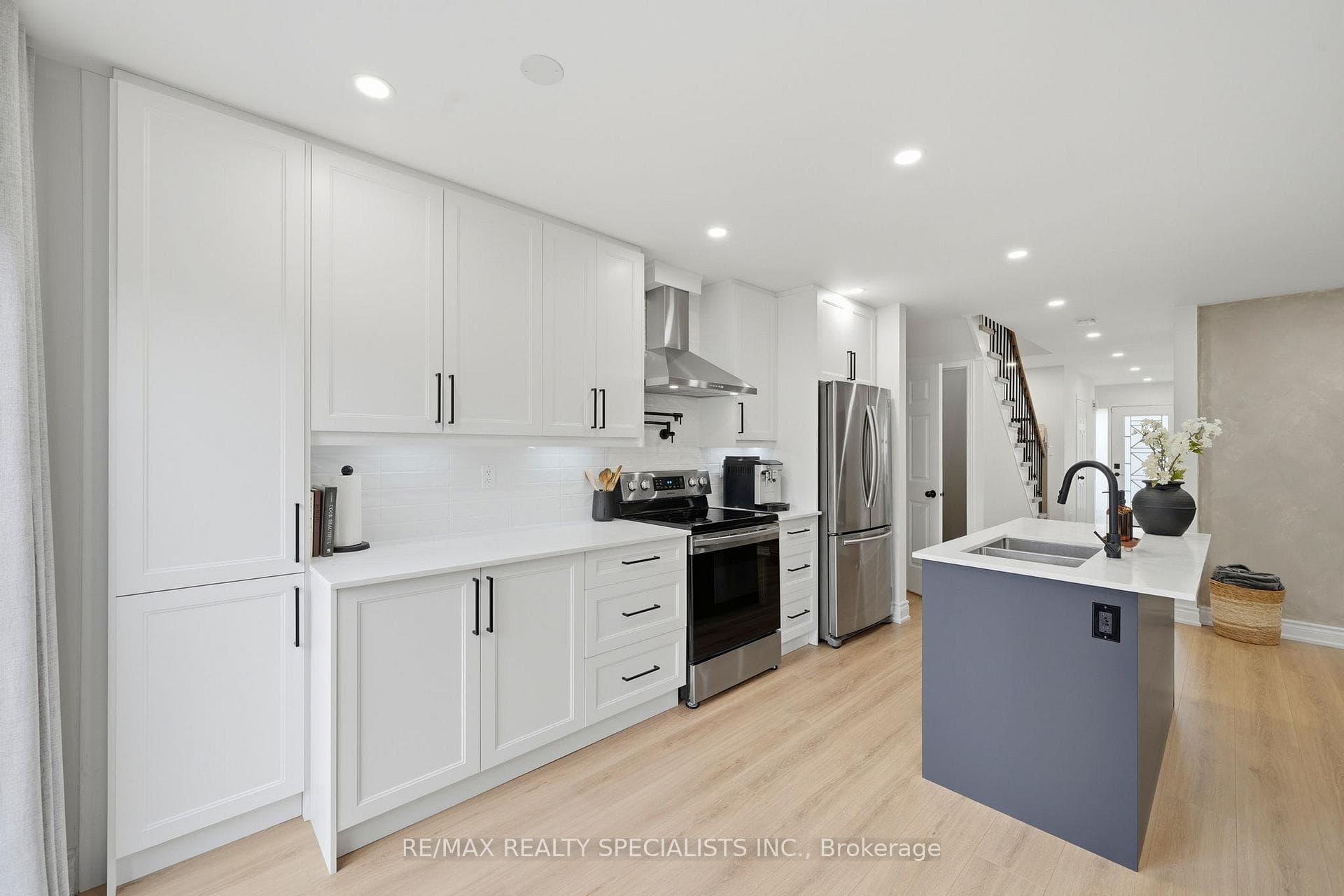 65 Ironhorse Crescent photo 10