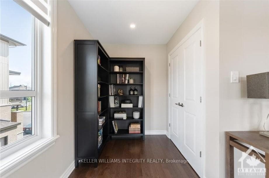 594 COMPASS Street photo 11