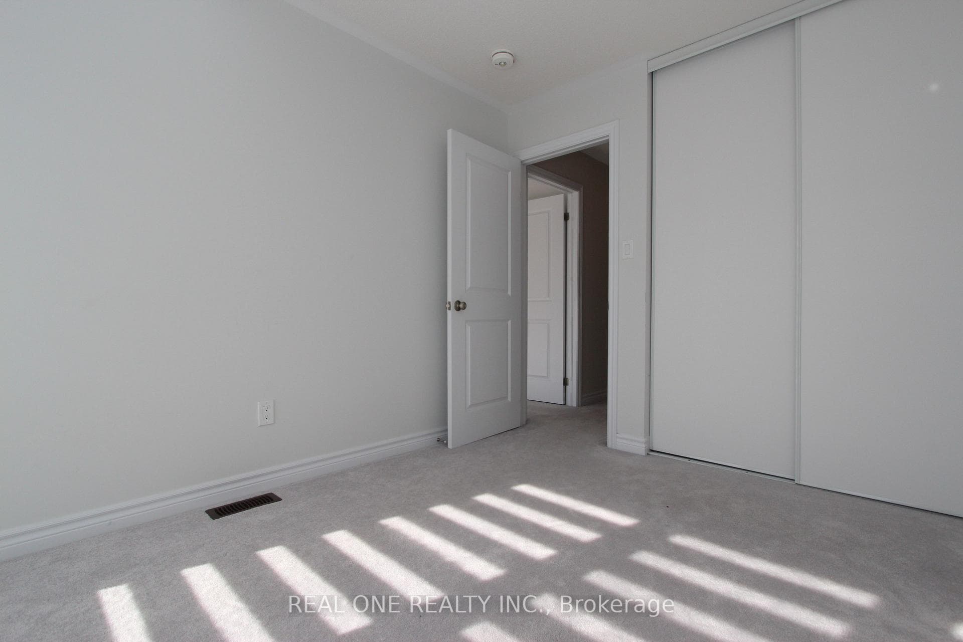 14 Douet Lane photo 25