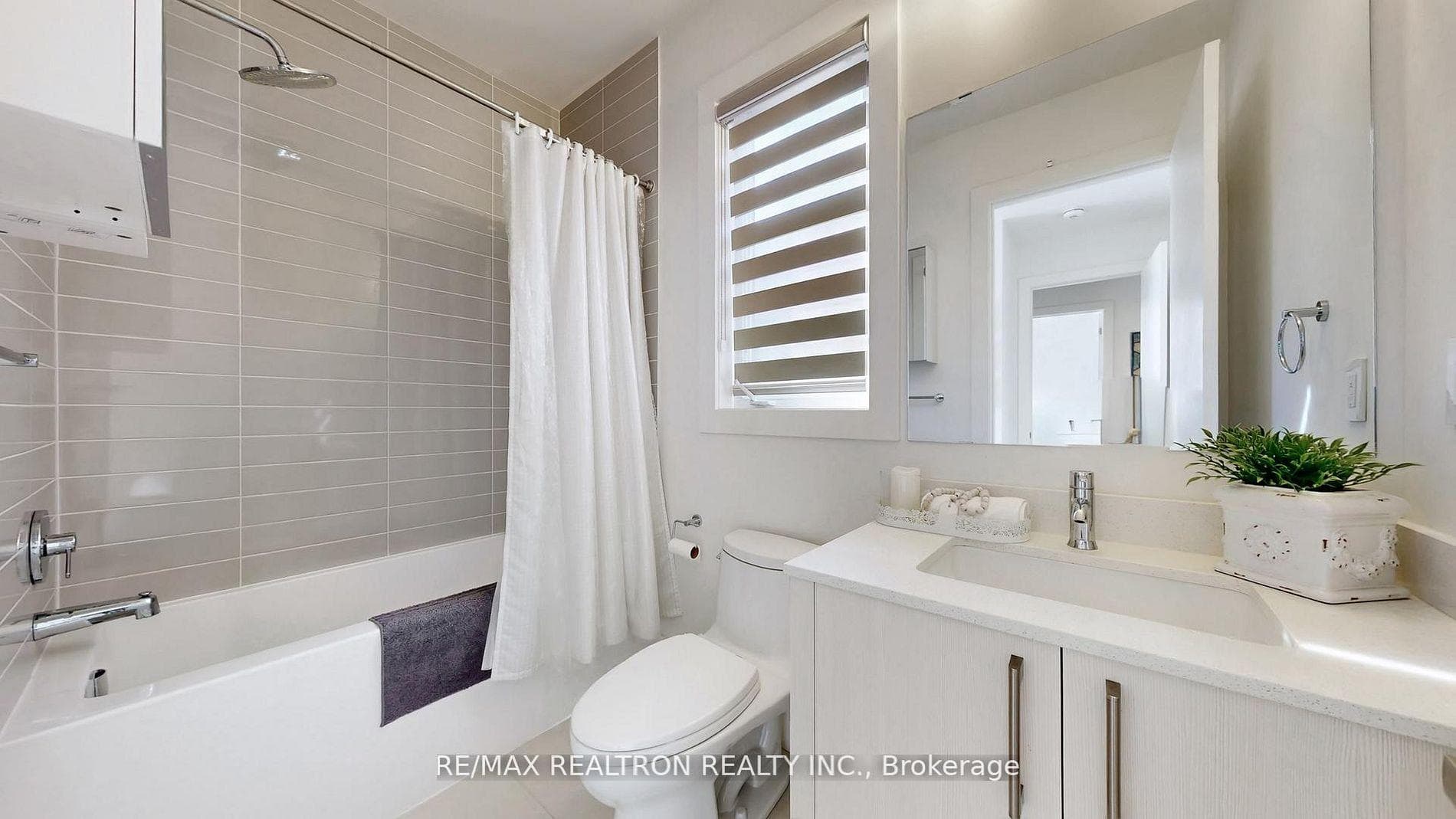 4th Br ensuite bath