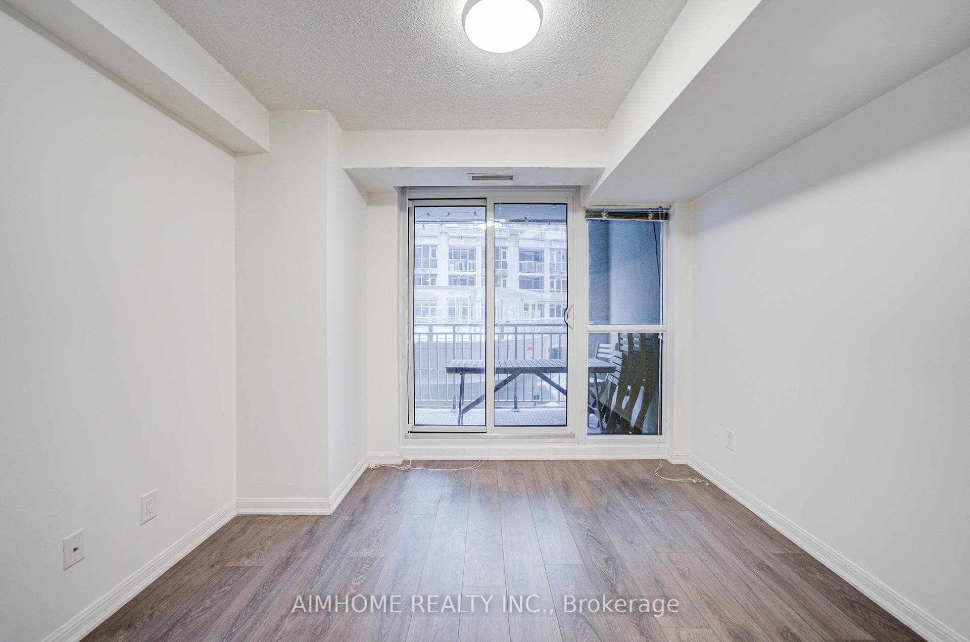 35 Bastion Street Unit 305 photo 17