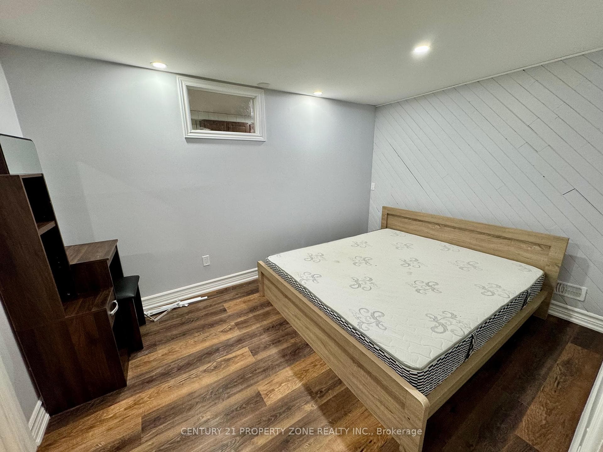 900 Mcbride Avenue photo 2