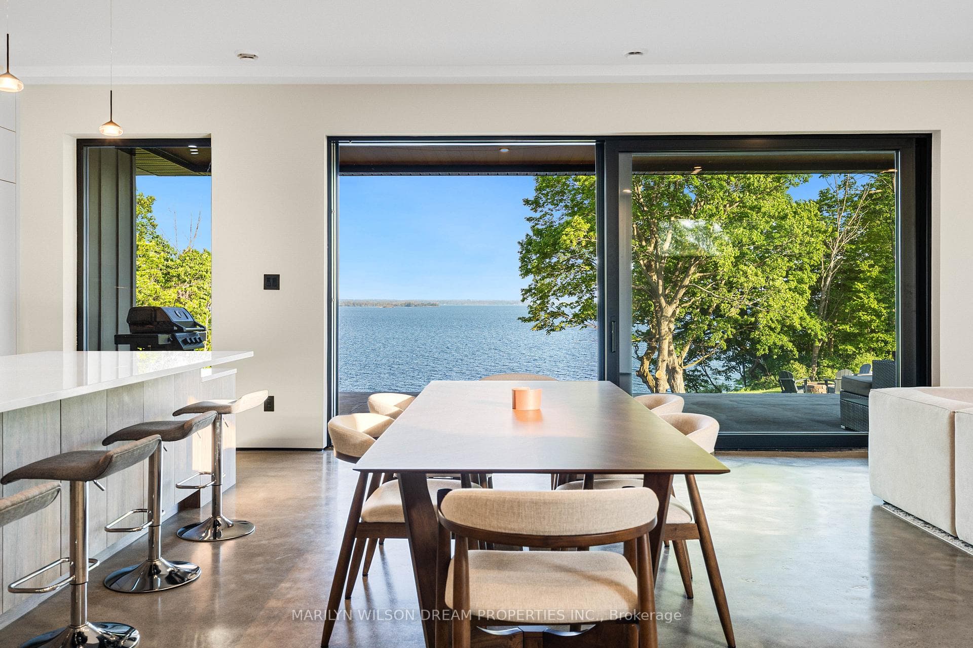 2486 Howe Island Drive photo 9