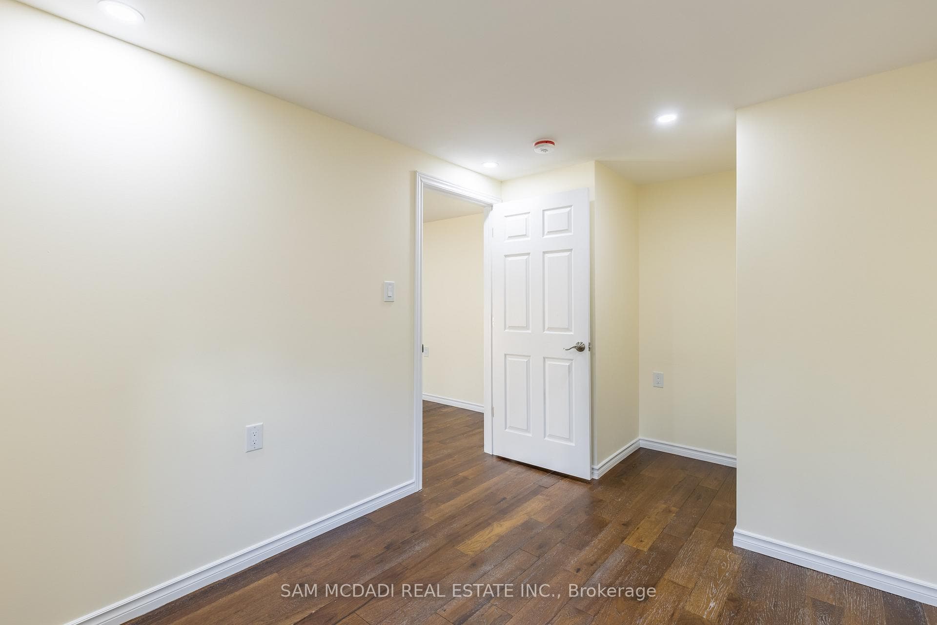 841 Magnolia Terrace photo 6