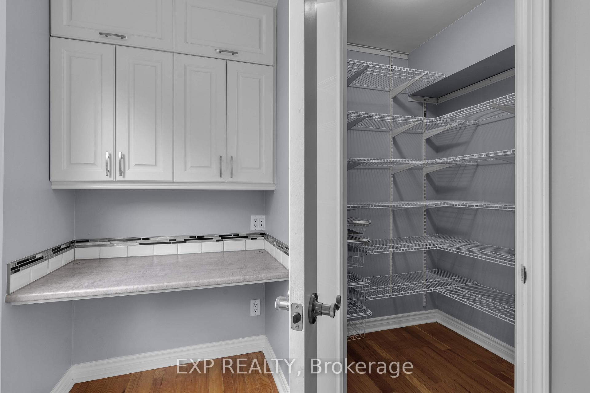 872 Muirfield Crescent photo 12
