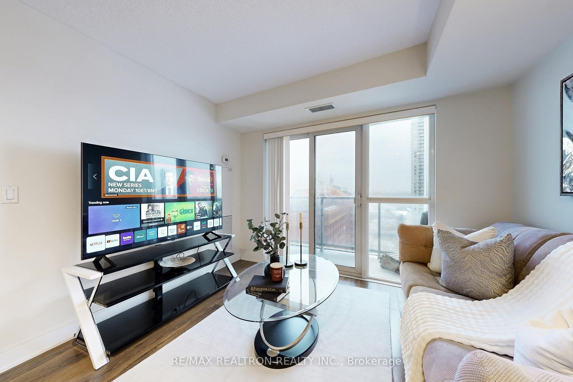 125 Village Green Square Unit 1607 photo 14