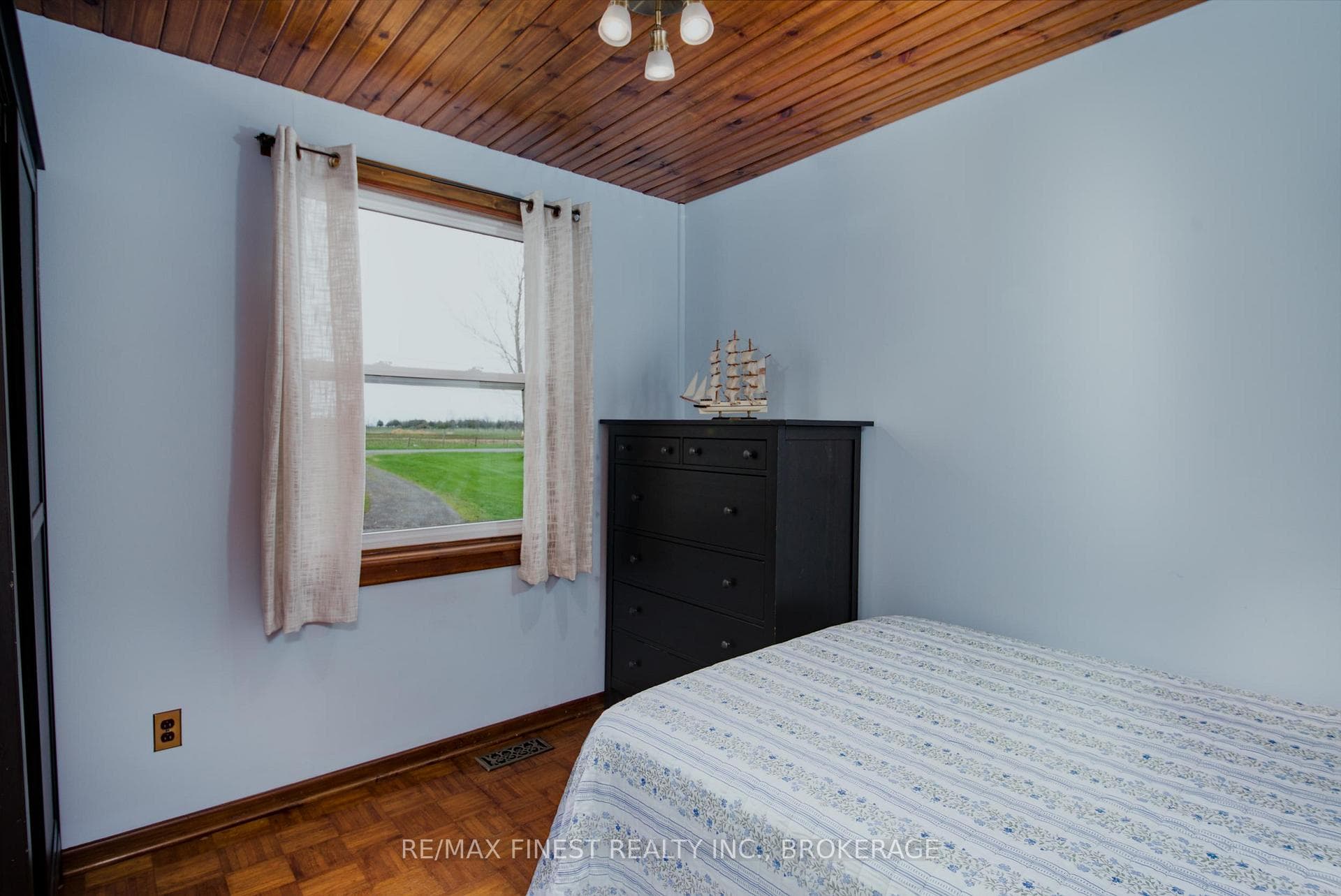 10930 Front Road photo 18