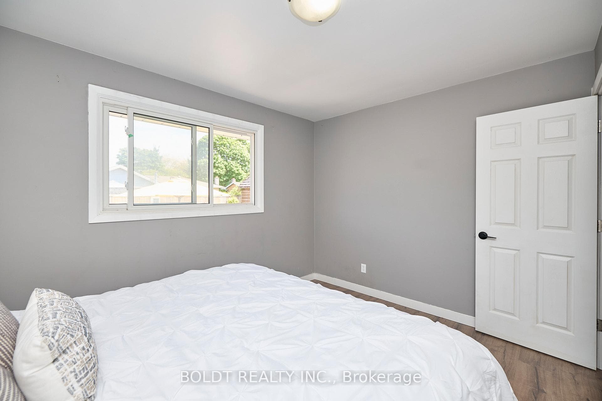 552 Lake Street photo 20