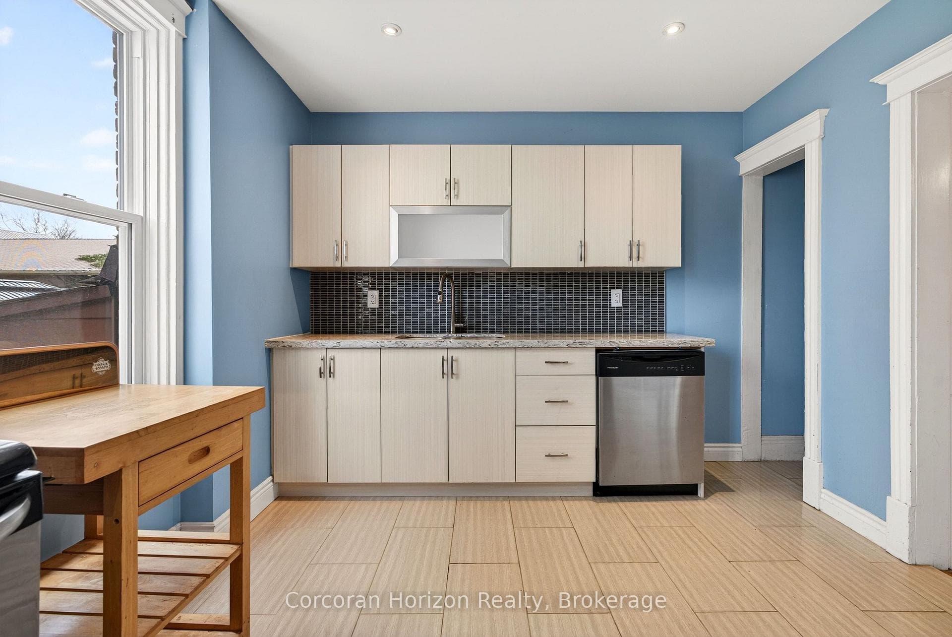 520 John Street photo 21