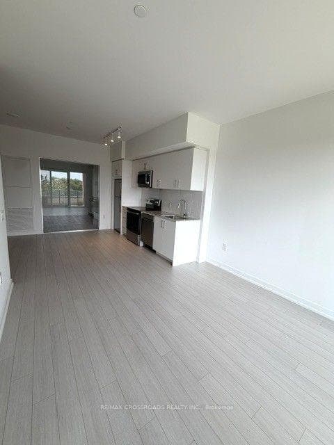 4010 Eglinton Avenue Unit 426 photo 9