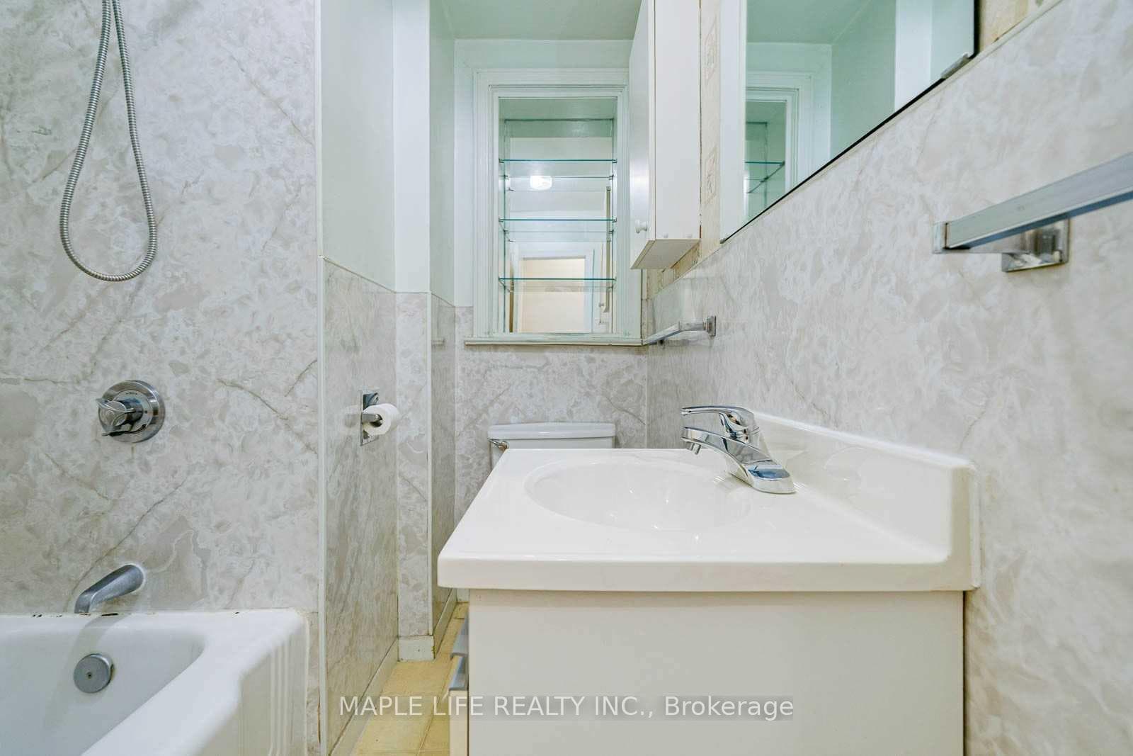 16 Lyndale Drive photo 12