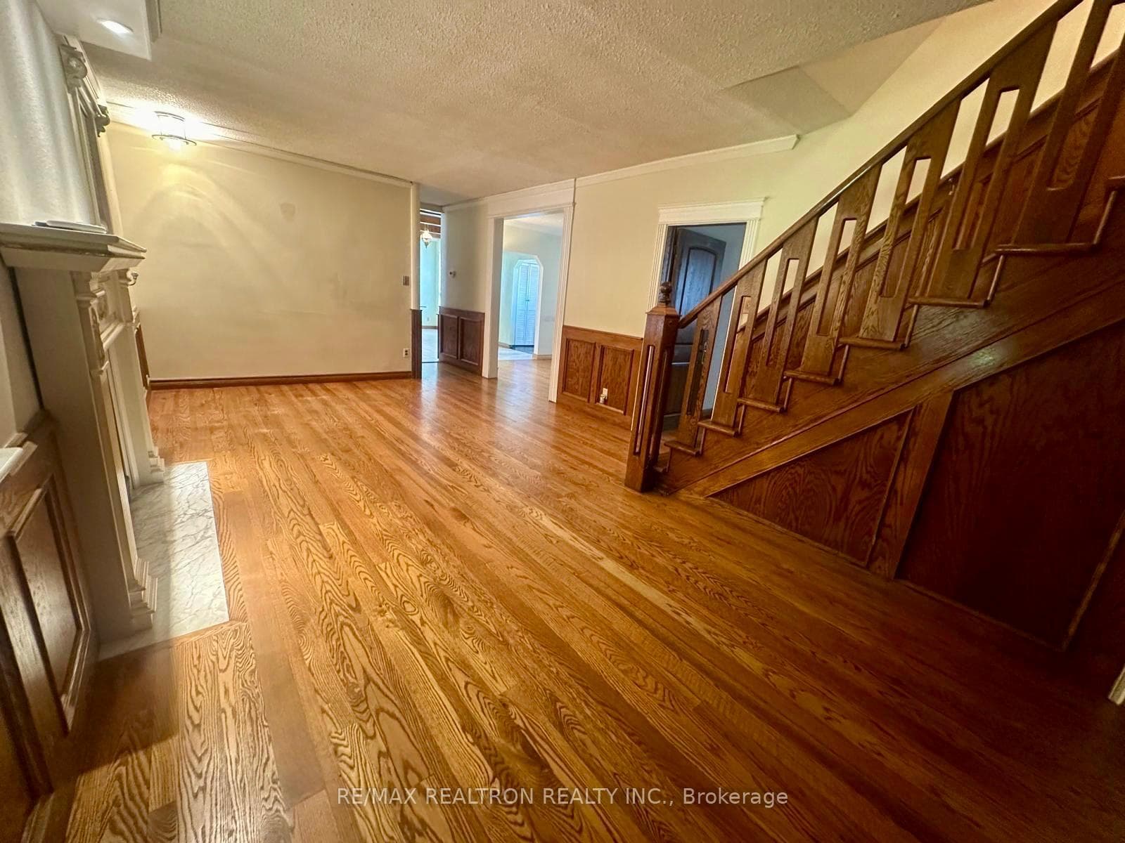 2430 King Road photo 5