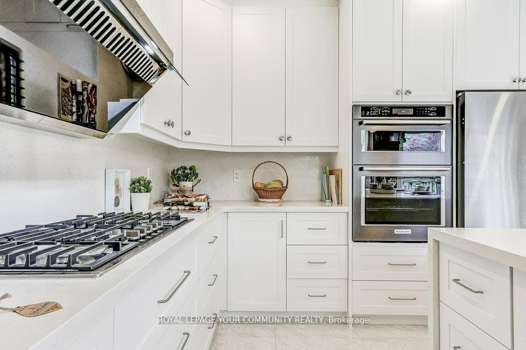 67 Pondmede Crescent photo 3