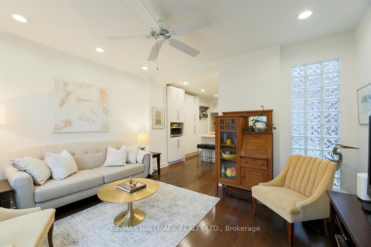 90 Dearbourne Avenue photo 12