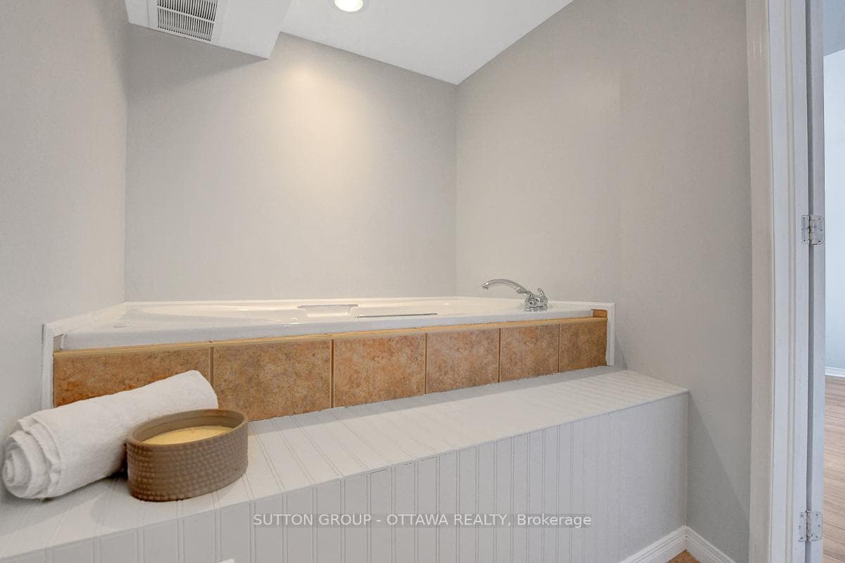 94 Crampton Drive photo 34