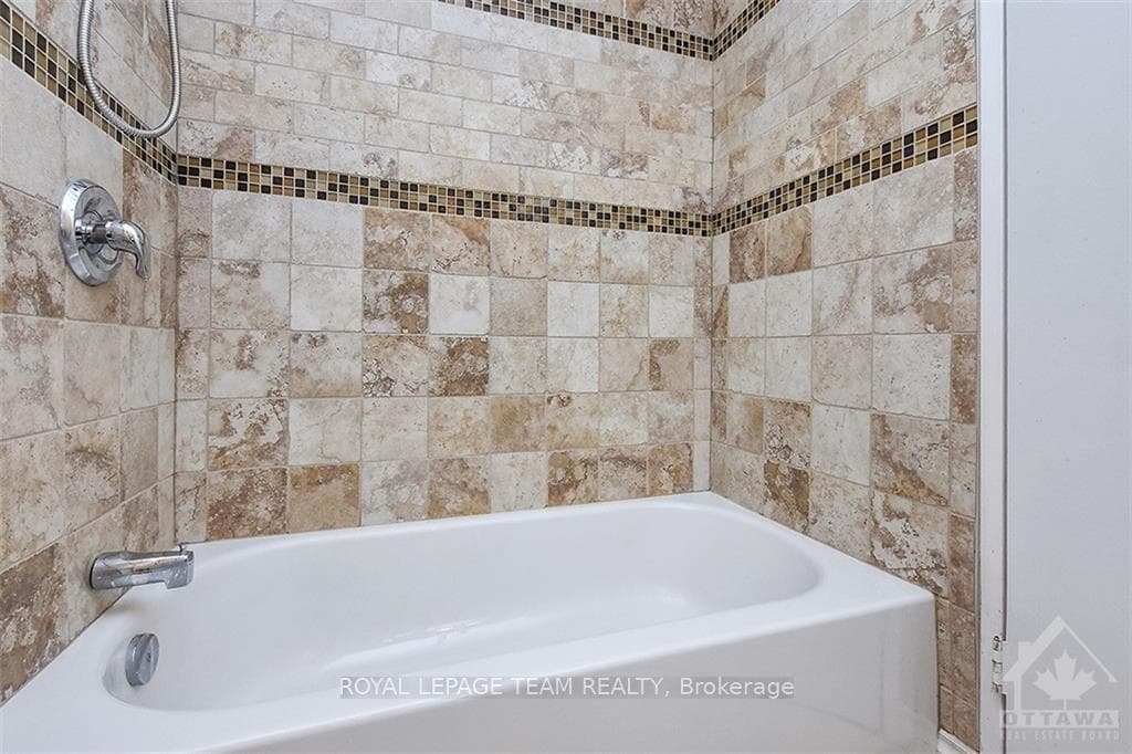 515 ST LAURENT Boulevard Unit 644 photo 20