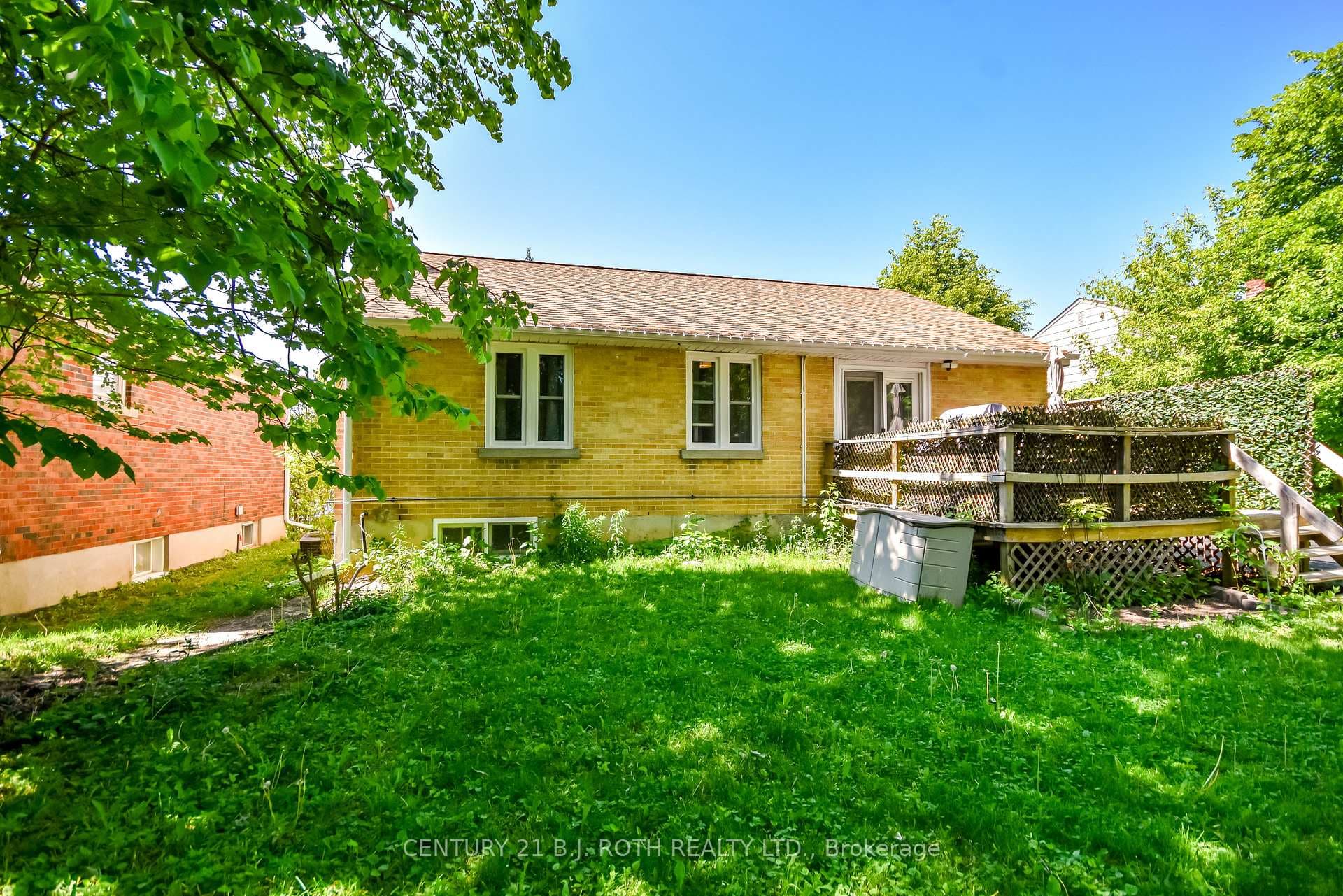 223 Wellington Street photo 34