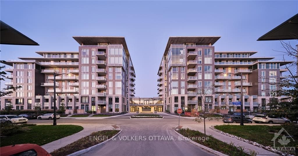 570 DE MAZENOD Avenue Unit 204 photo 2
