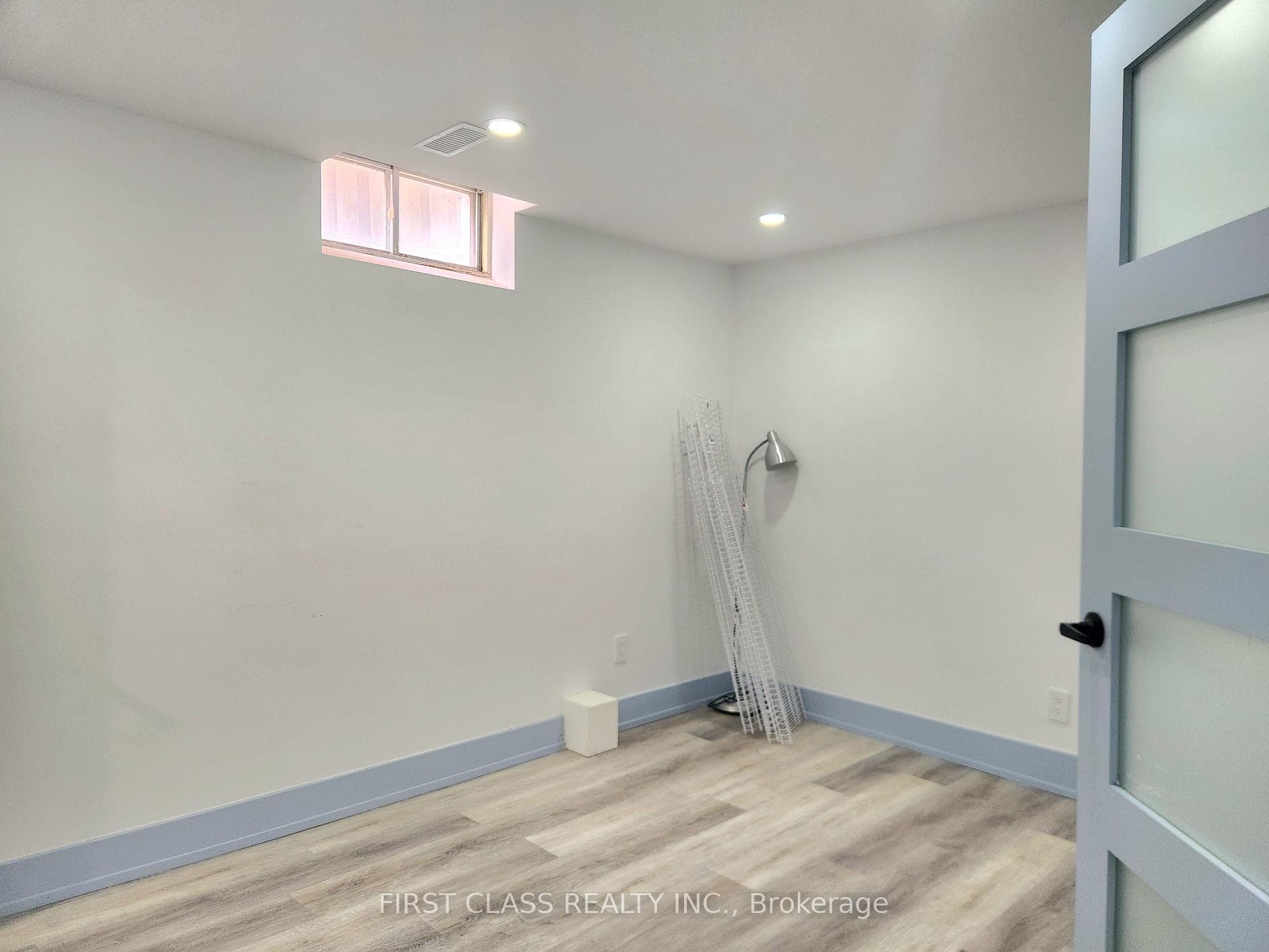 15 Strathmore Drive photo 24
