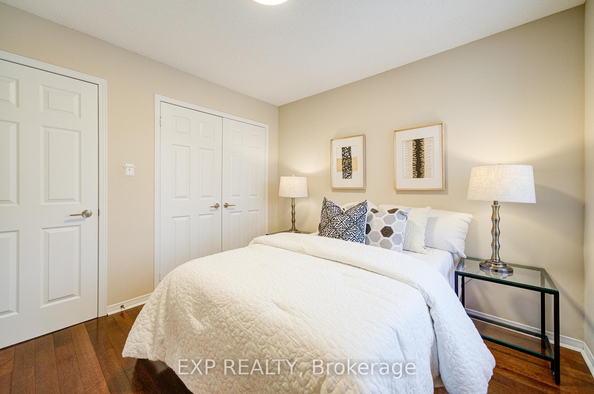 21 Westcliffe Crescent photo 28