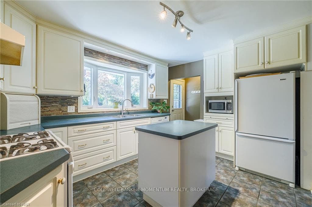 Bright kitchen with plenty of counterspace