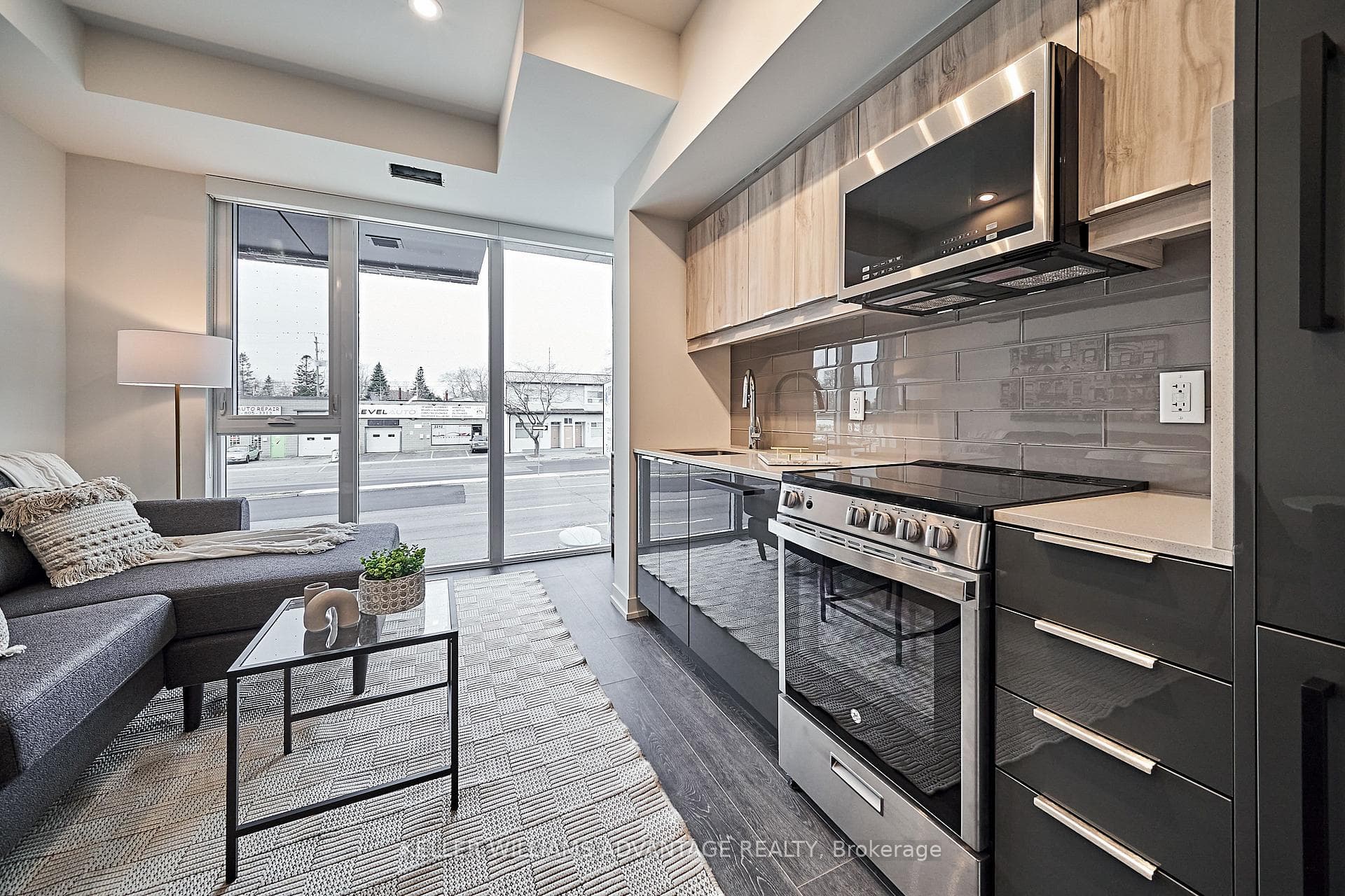 2213 Kingston Road Unit 105R photo 2
