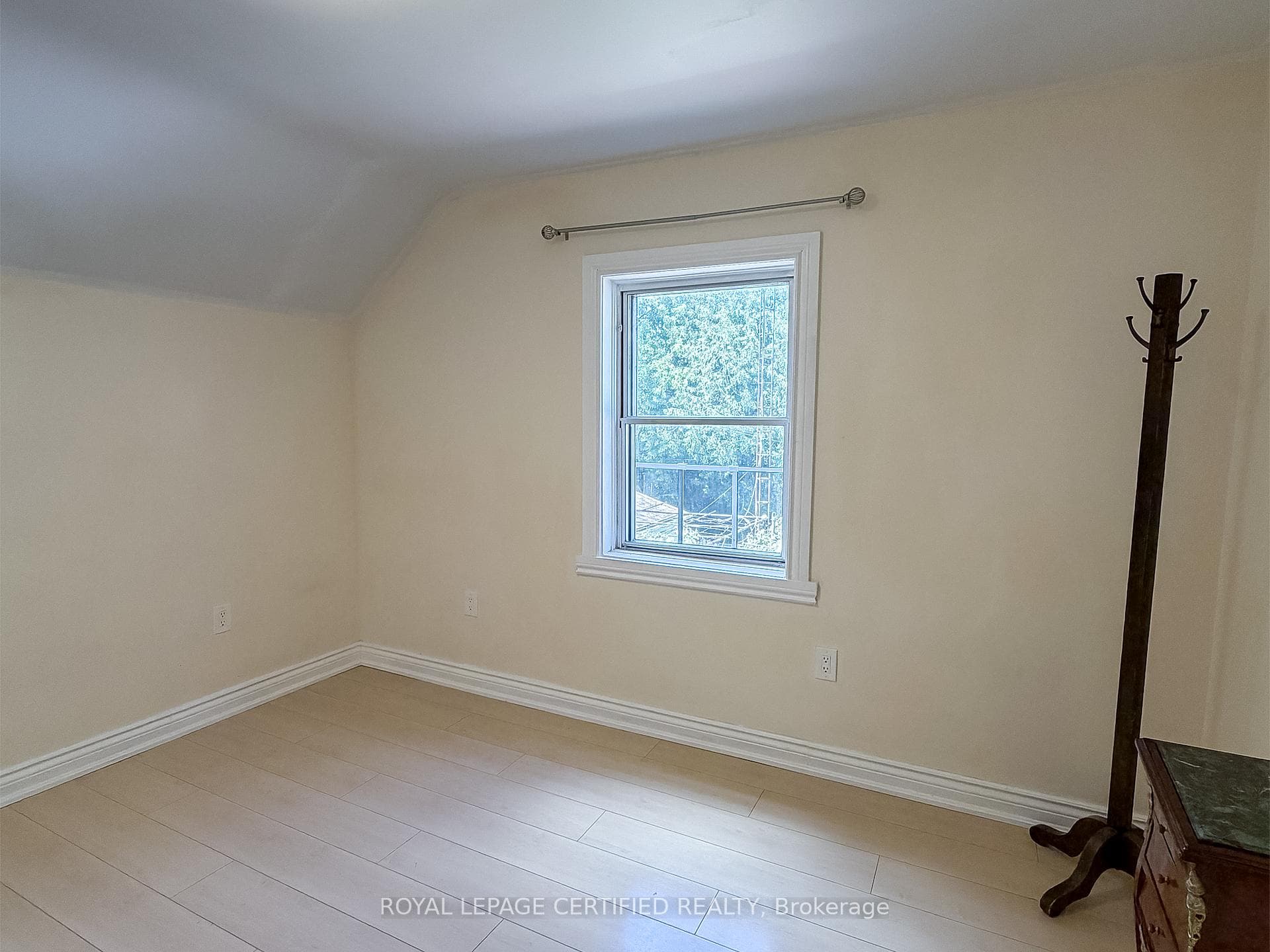 148 Belgravia Avenue Unit Upper photo 10
